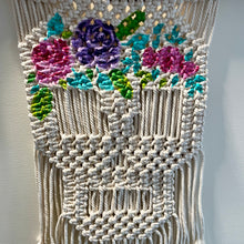 Load image into Gallery viewer, Macrame Sugar Skull #001
