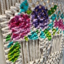 Load image into Gallery viewer, Macrame Sugar Skull #001
